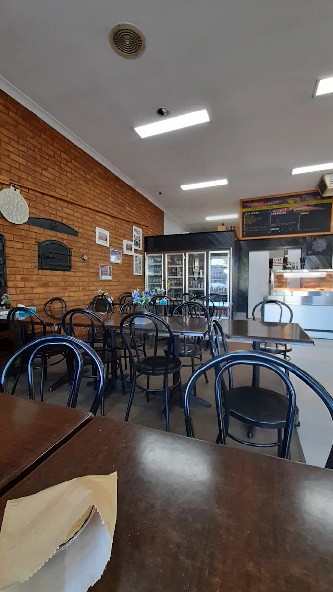 Vibe, Nooy's Bakery & Coffee Shop