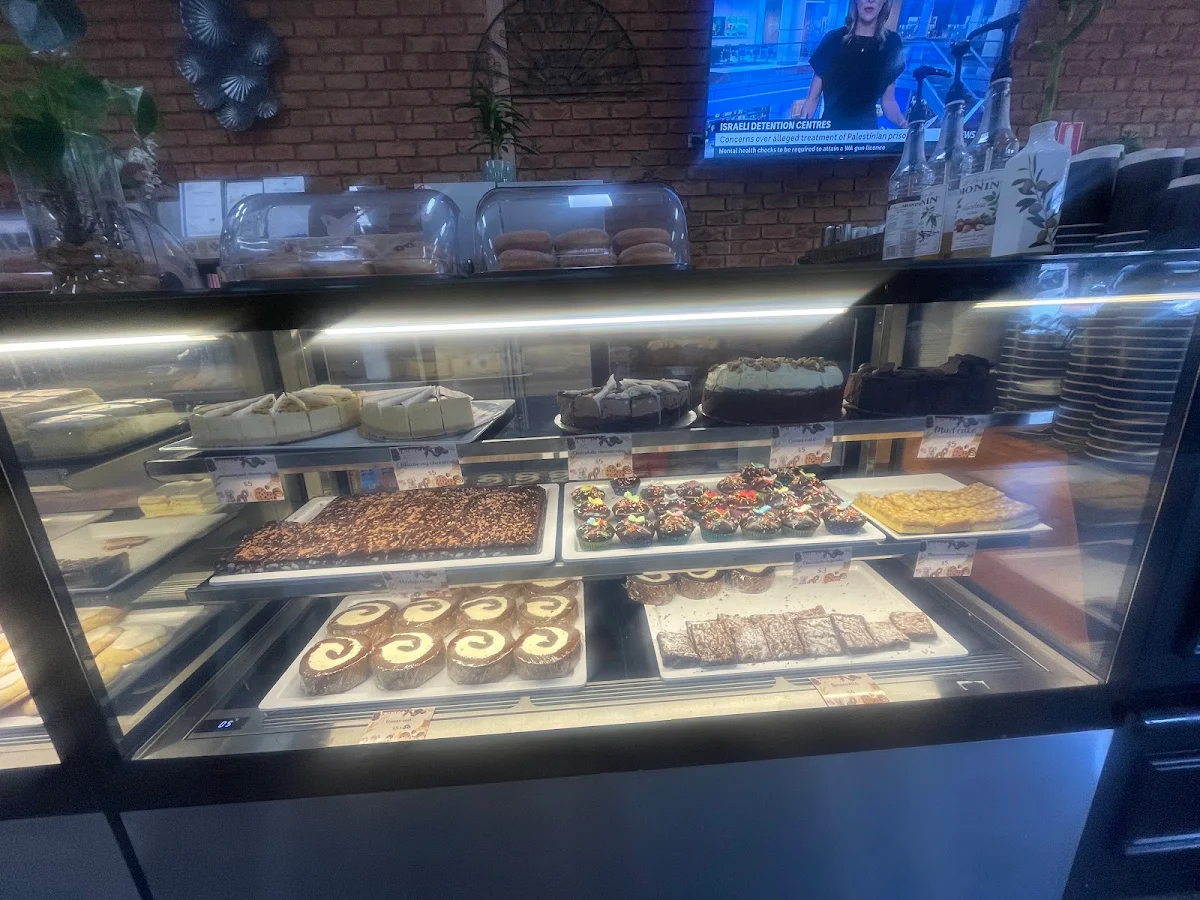 Vibe, Nooy's Bakery & Coffee Shop