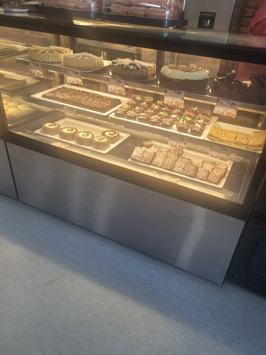 Vibe, Nooy's Bakery & Coffee Shop