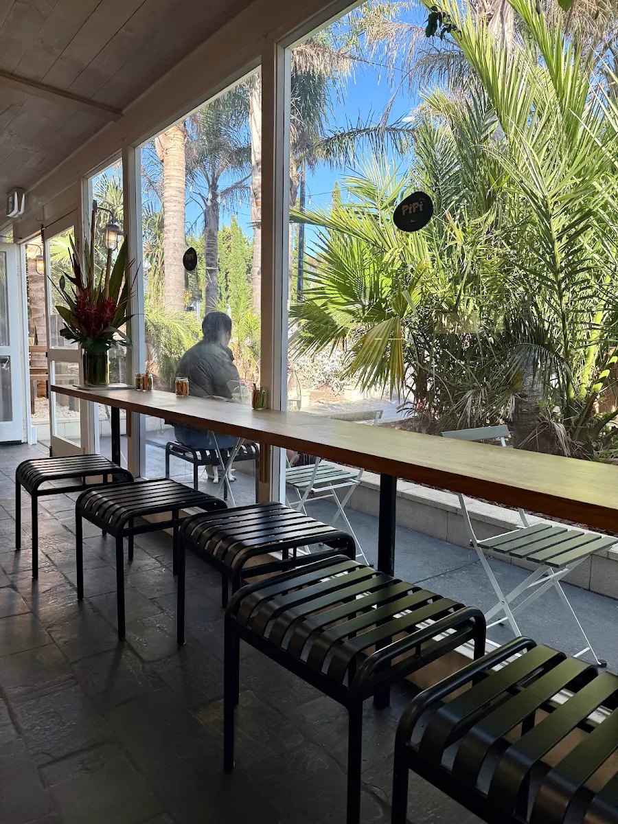 Vibe, Pipi Middleton - Pipi Eatery & Pipi Stays