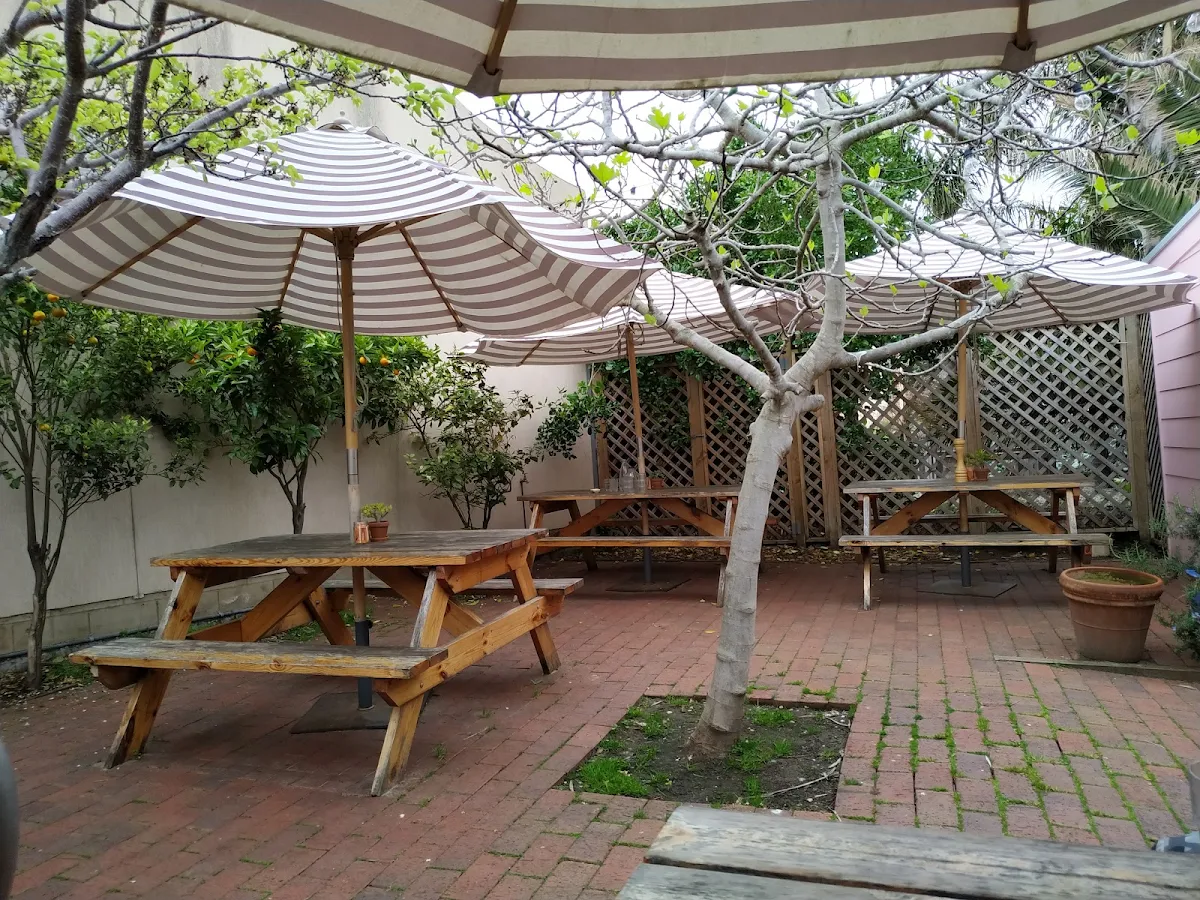 Vibe, Pipi Middleton - Pipi Eatery & Pipi Stays