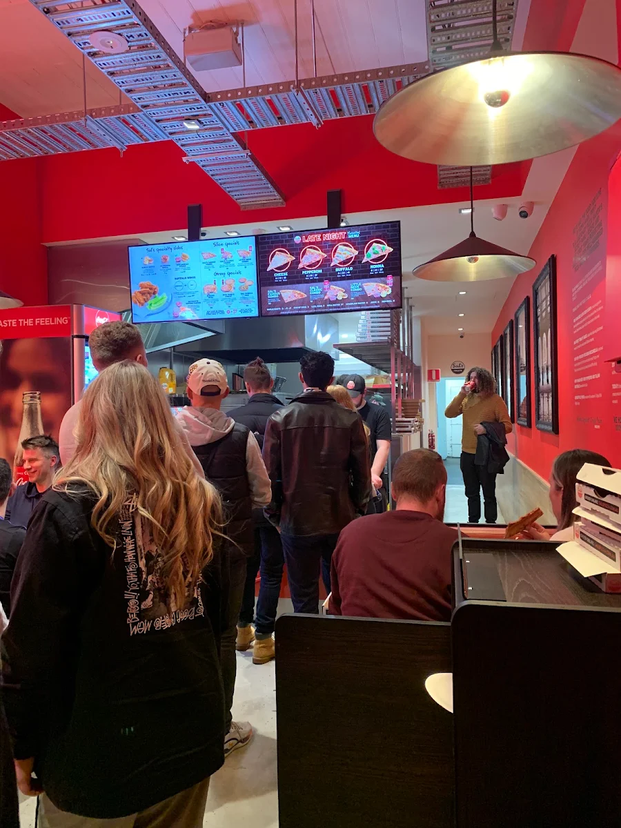 Vibe, Sal's Authentic New York Pizza - Richmond