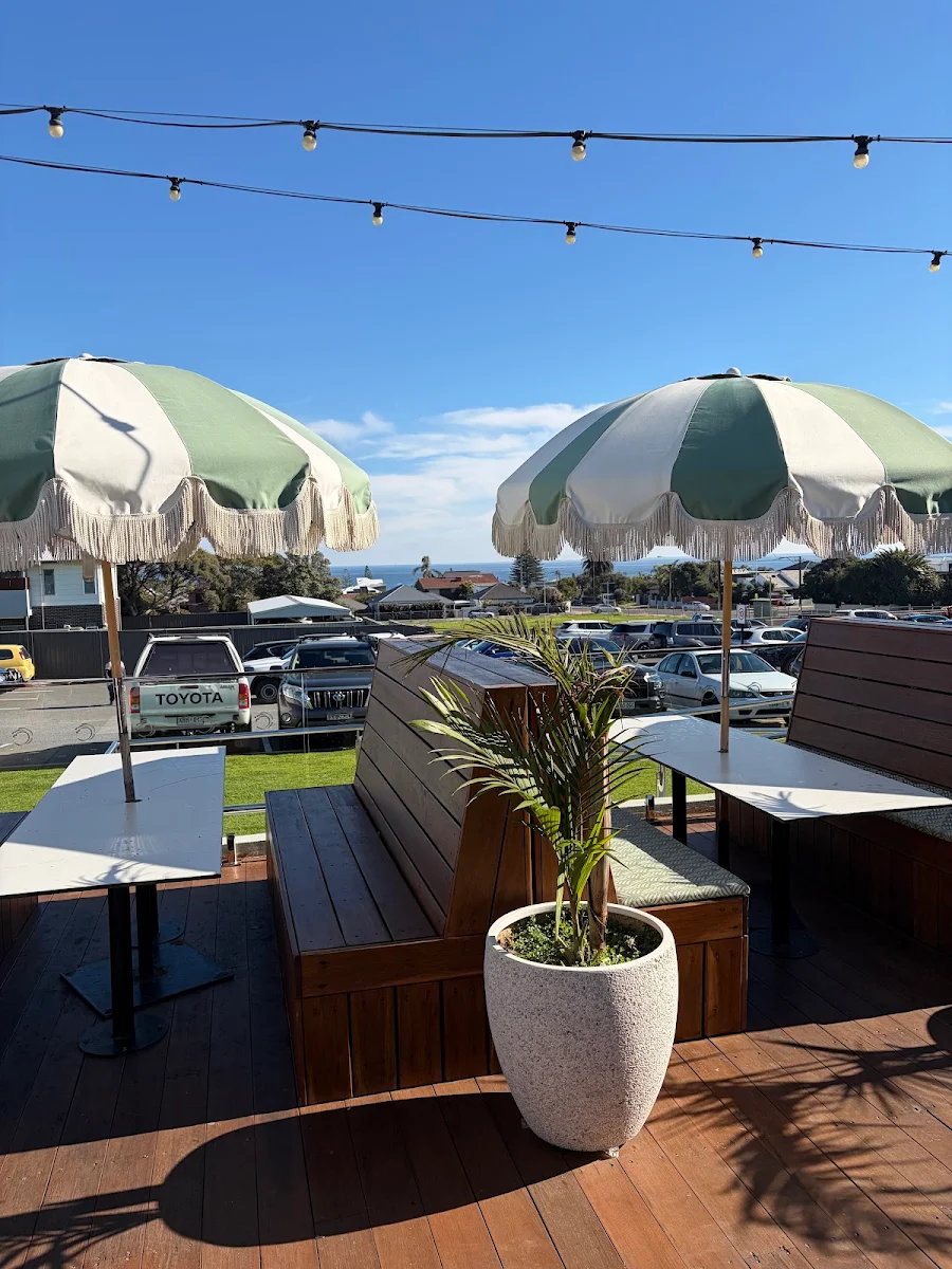 Vibe, Christies Beach Hotel