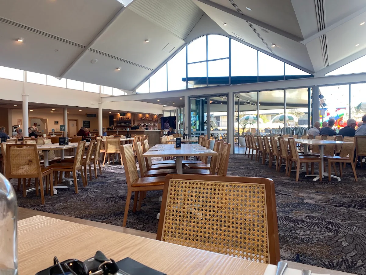 Vibe, Christies Beach Hotel