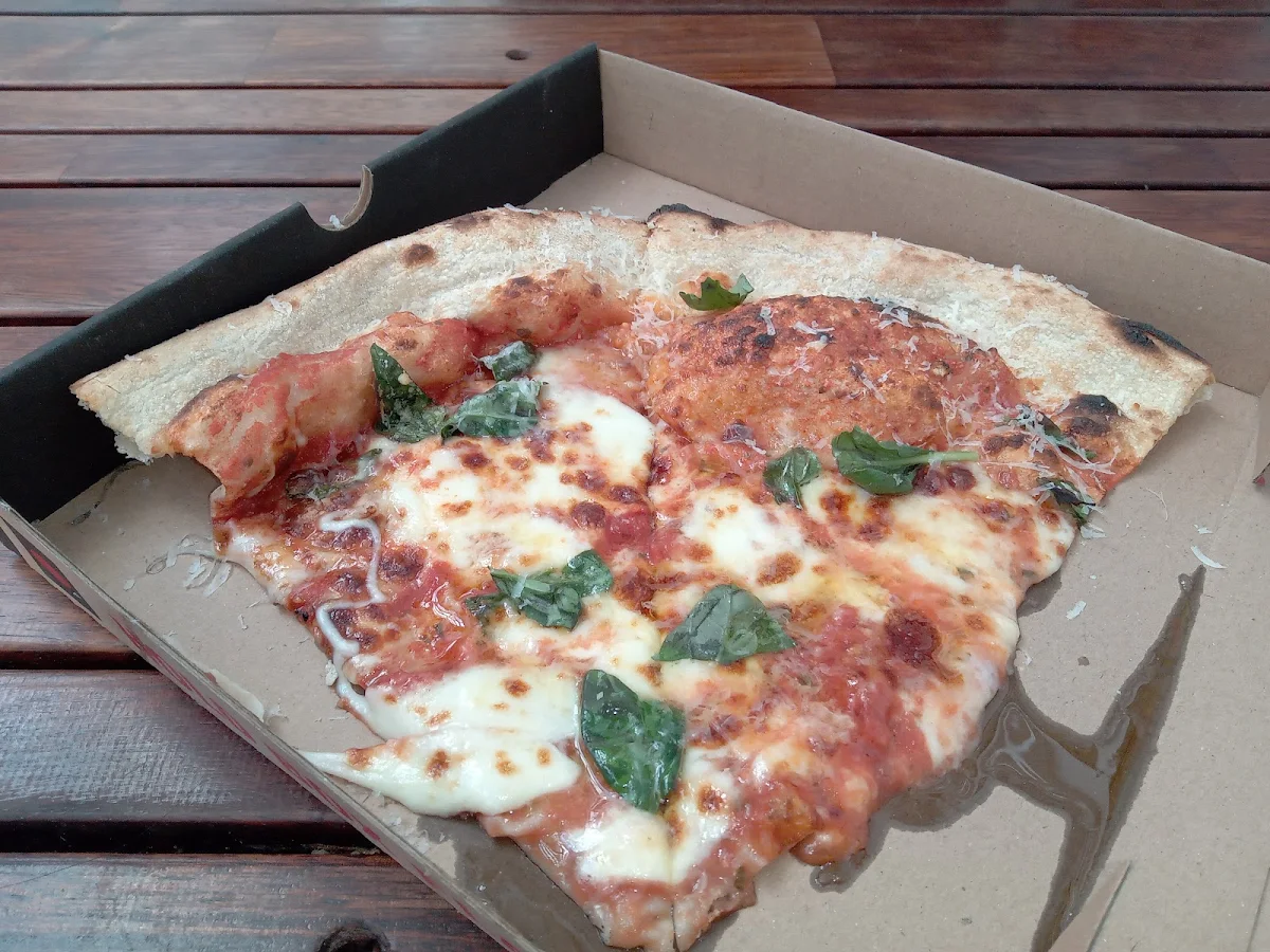 Food & drink, Frisky Dingo Slice Shop