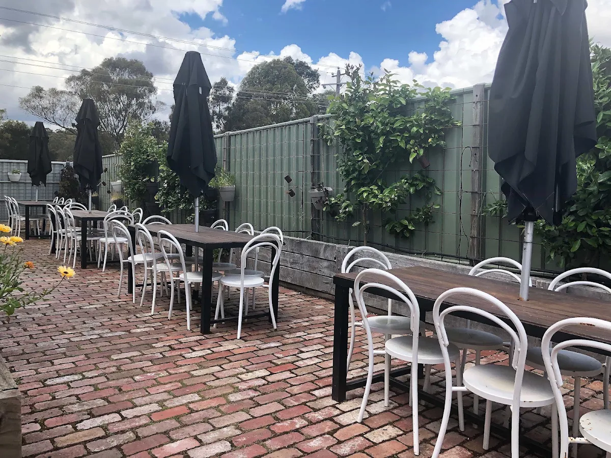 Vibe, Spring Gully General Store