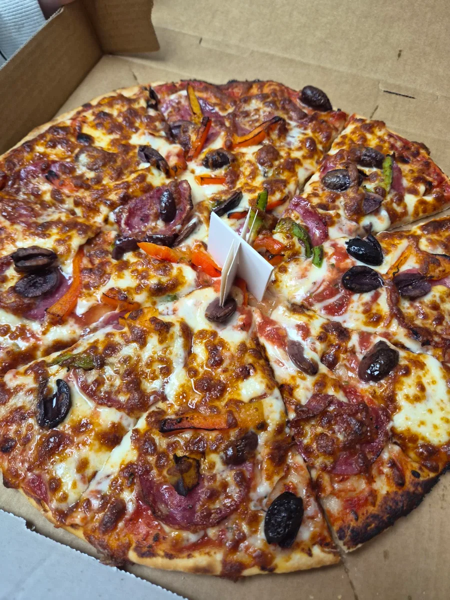 Food & drink, Christie's Pizzeria
