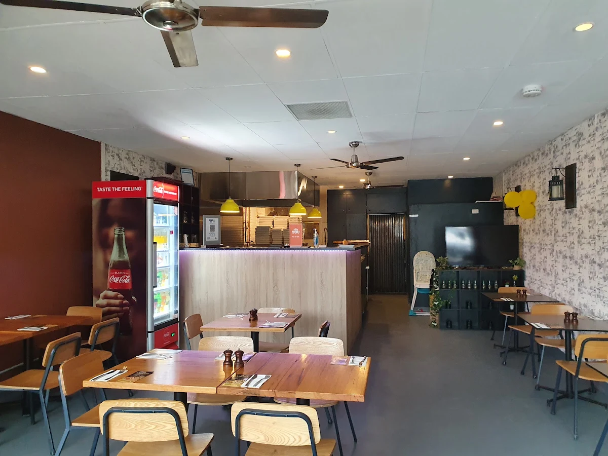 Vibe, Amigo's Pizzeria Magill