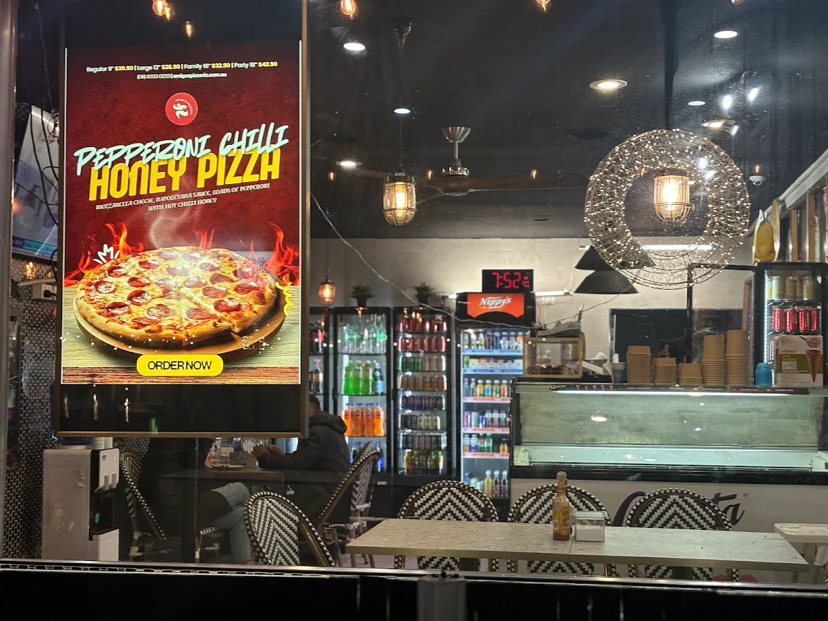 Vibe, Amigo's Pizzeria Magill