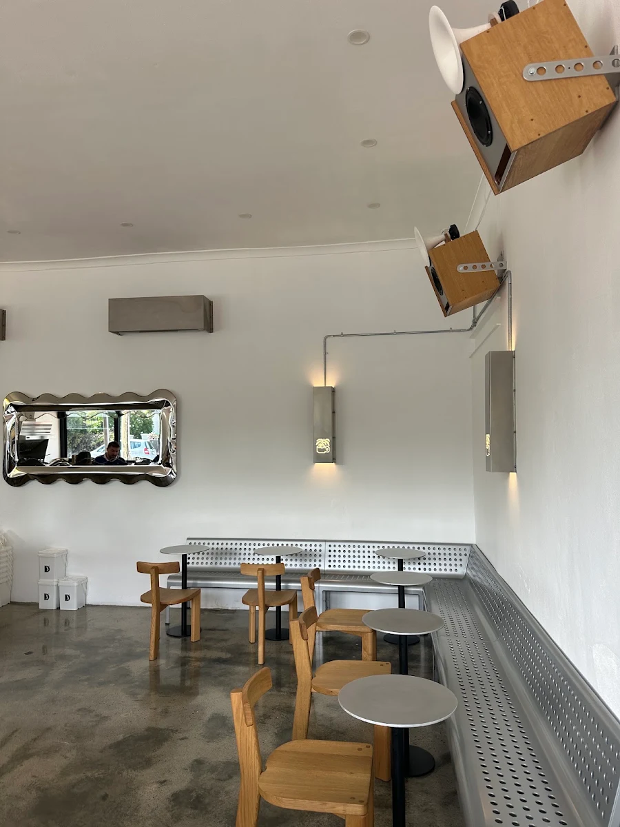 Vibe, Preston's Deli