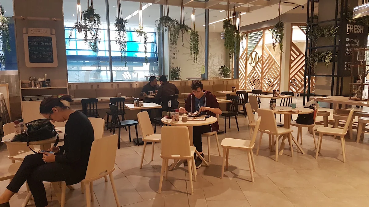 Vibe, Leaf Cafe & Co