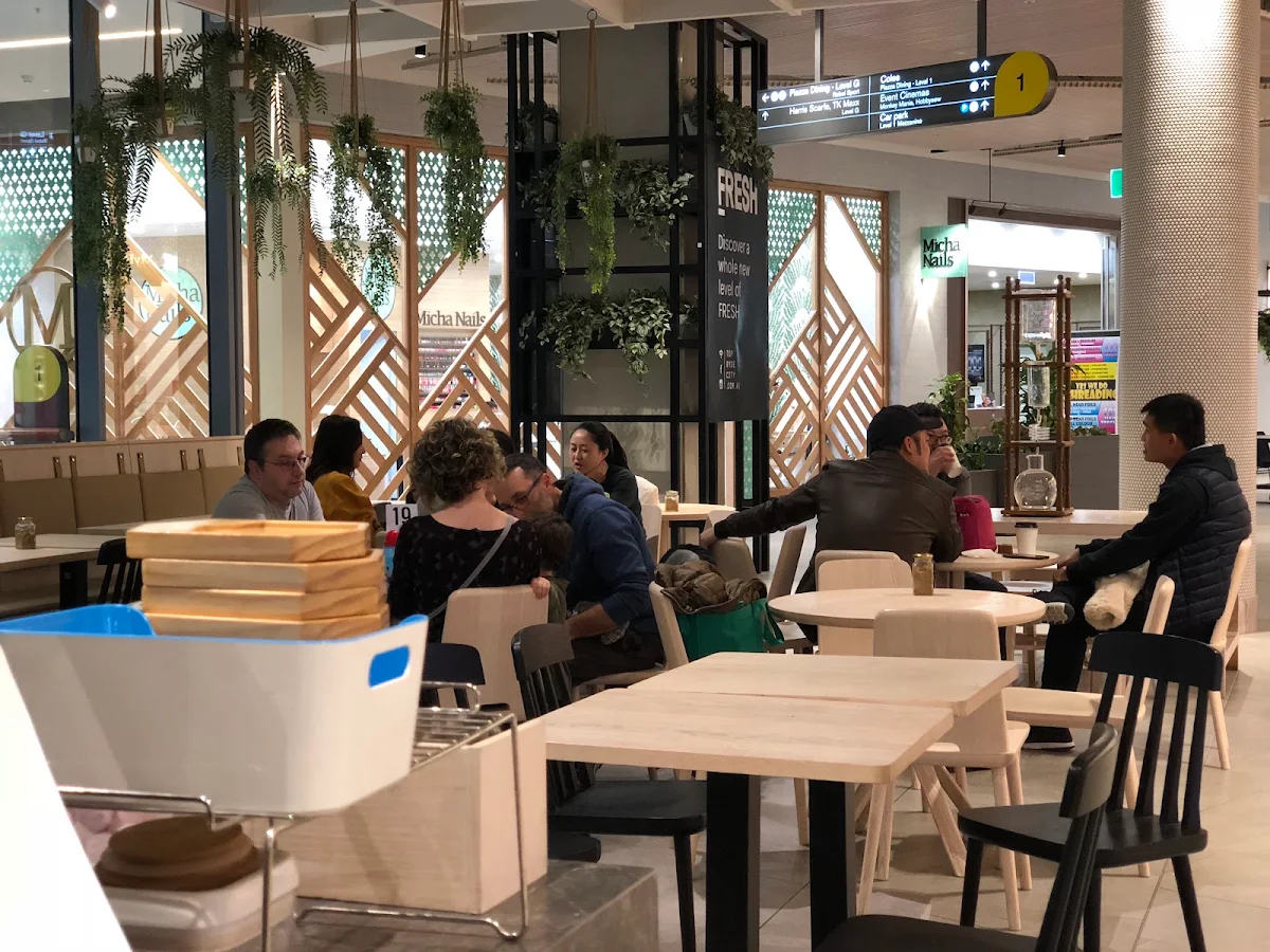 Vibe, Leaf Cafe & Co