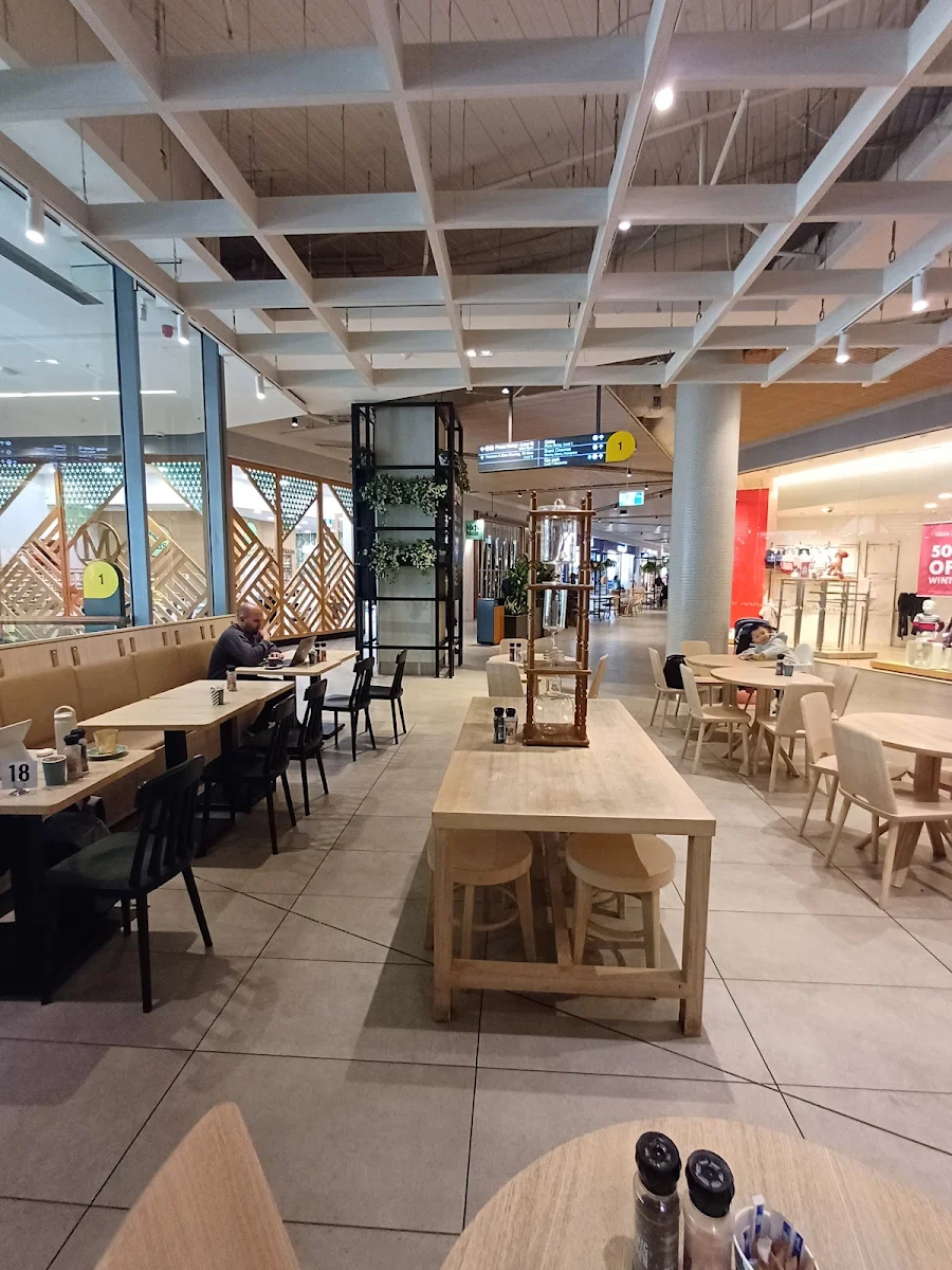 Vibe, Leaf Cafe & Co