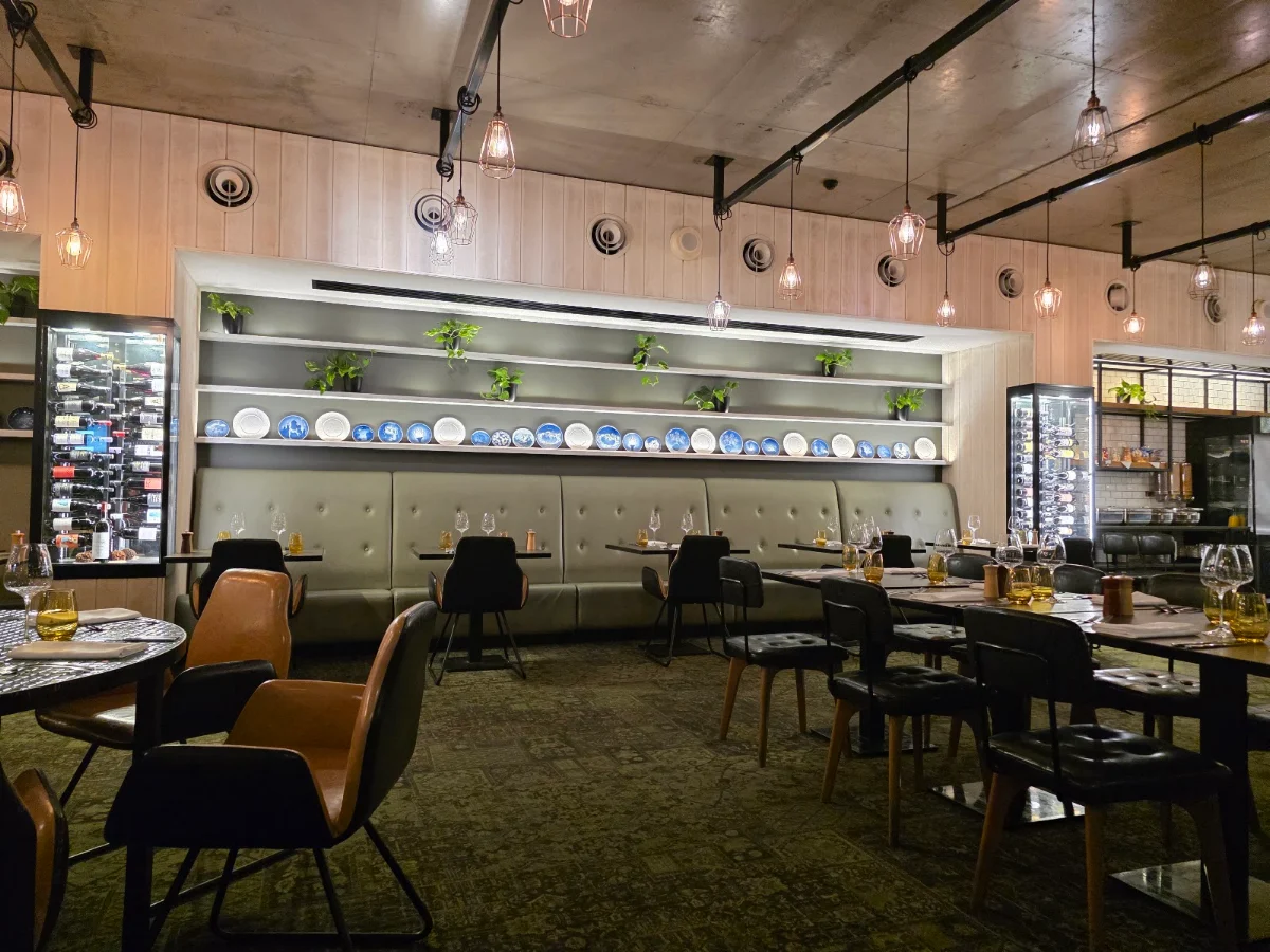Vibe, Six Acres Restaurant