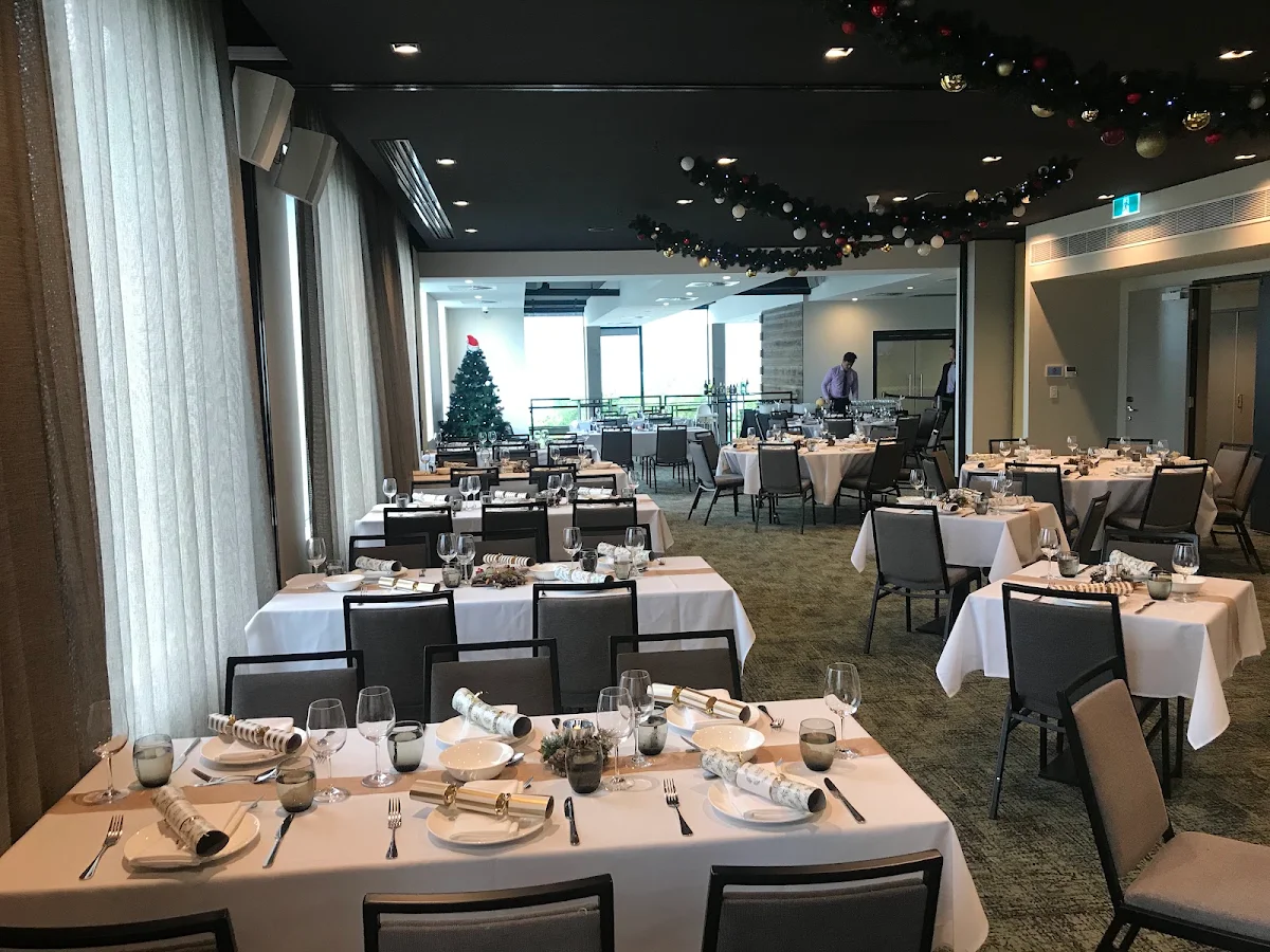 Vibe, Six Acres Restaurant