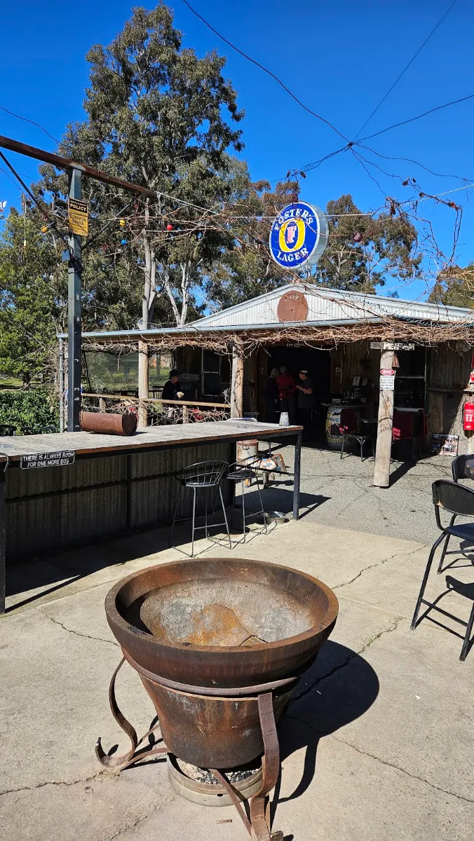 Vibe, McEvoy Tavern