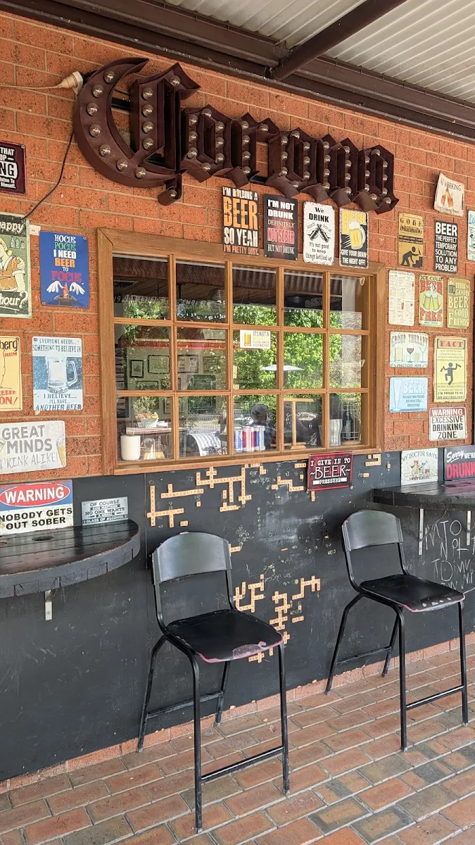 Vibe, McEvoy Tavern