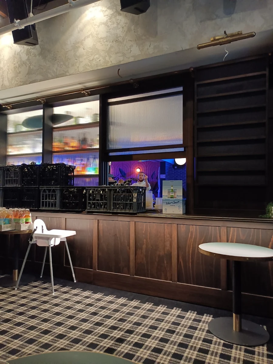 Vibe, The Illawarra Hotel