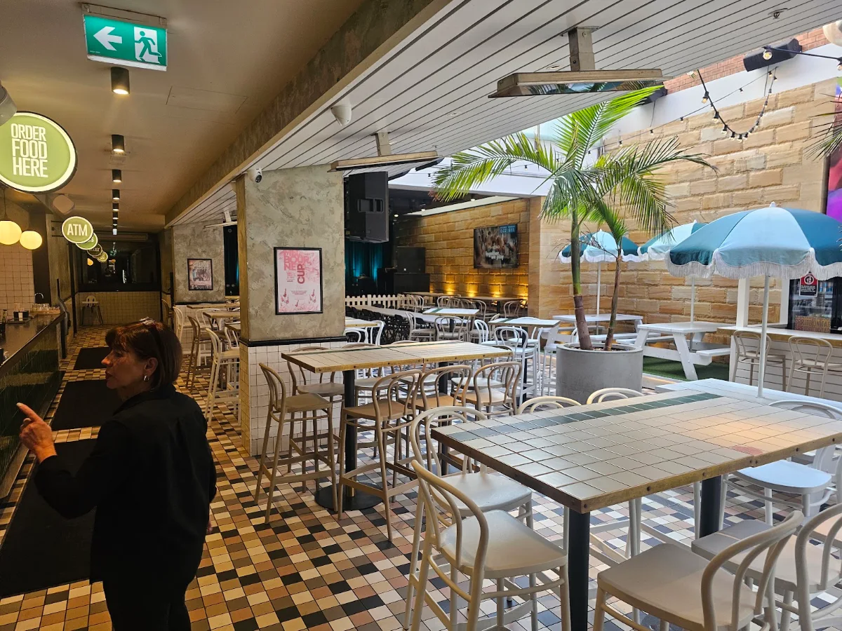 Vibe, The Illawarra Hotel