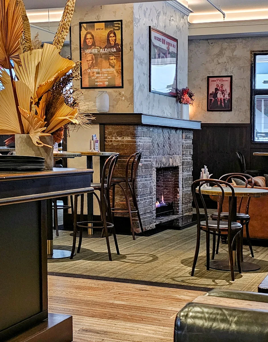 Vibe, The Illawarra Hotel