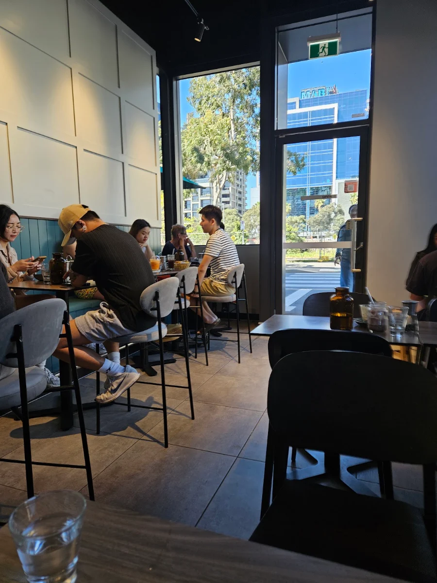 Vibe, Daybreak Cafe