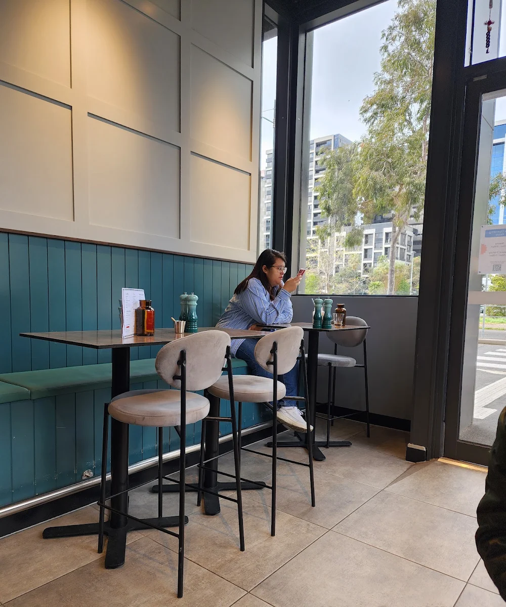 Vibe, Daybreak Cafe