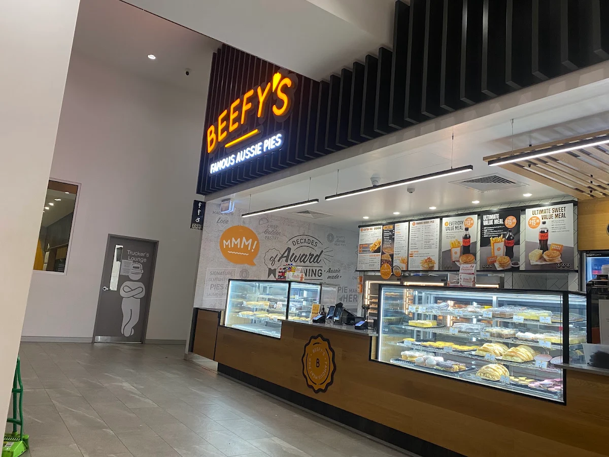 Vibe, Beefy's Traveston