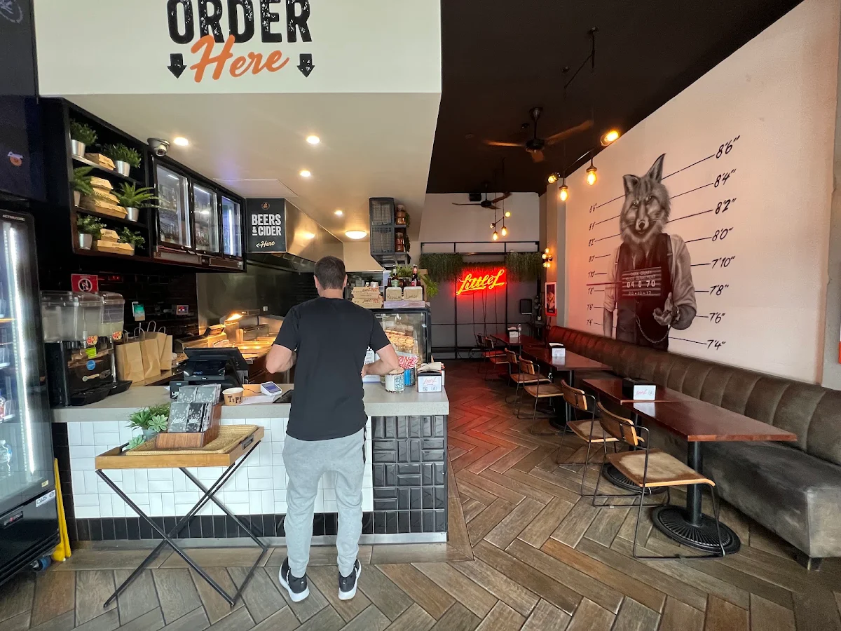 Vibe, Little L Burgers