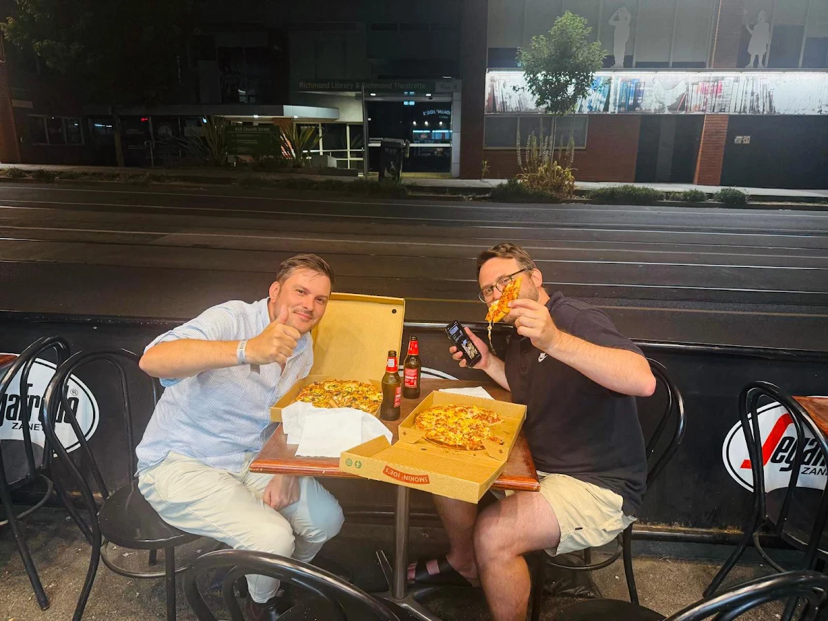 Vibe, Smokin Joes Pizza & Grill Richmond