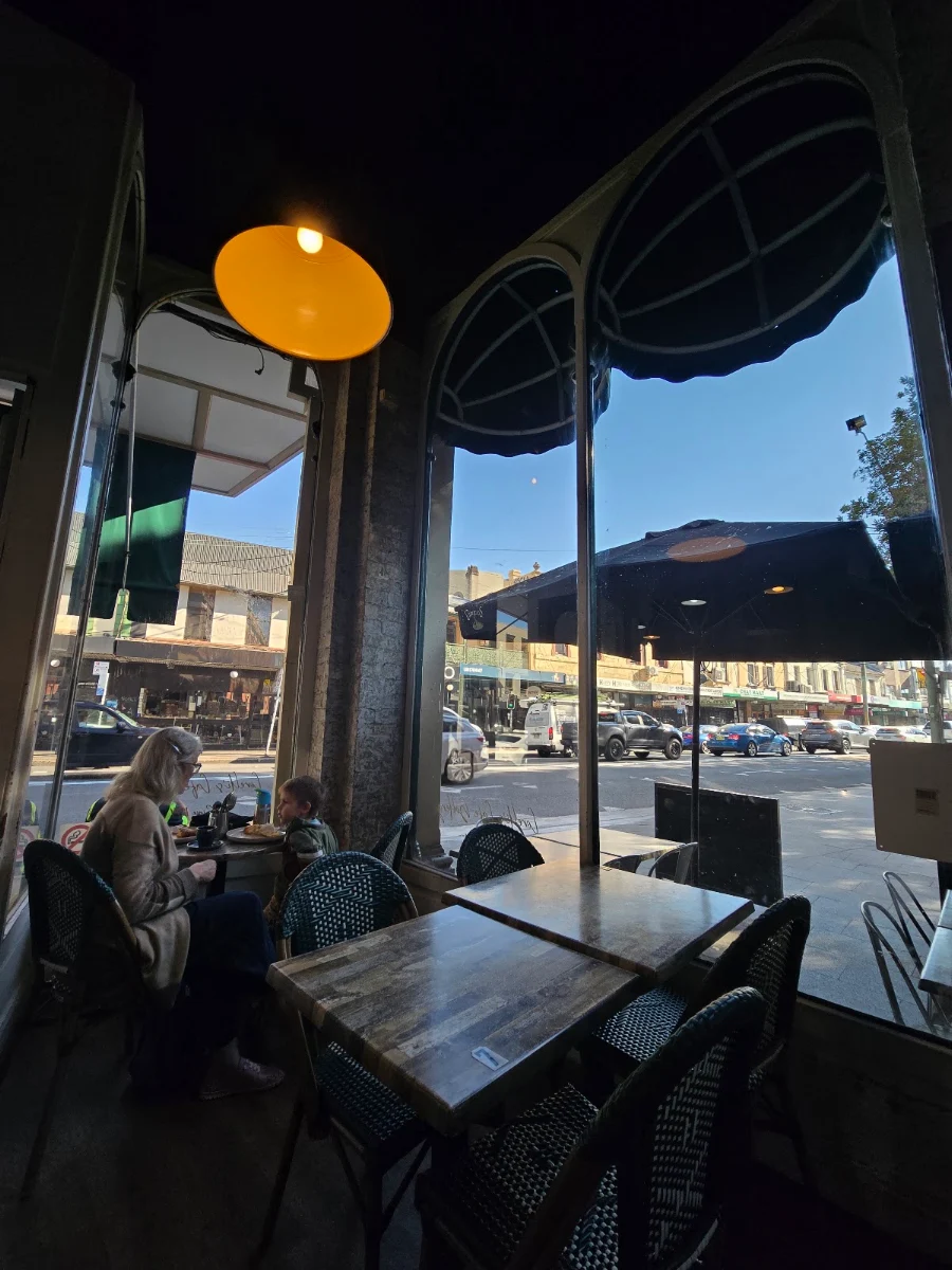 Vibe, Corellis Cafe Gallery
