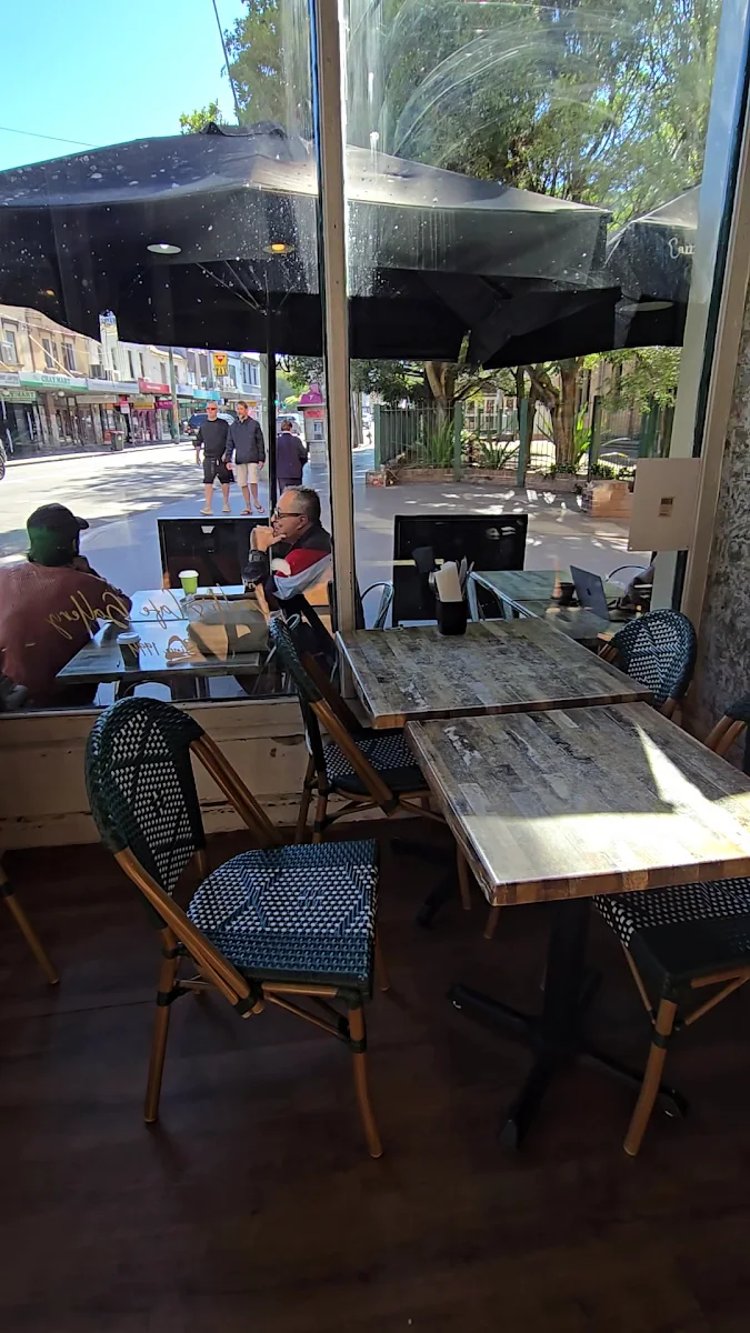 Vibe, Corellis Cafe Gallery