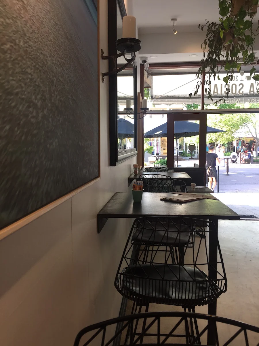 Vibe, Noosa Social Espresso & Wine Bar