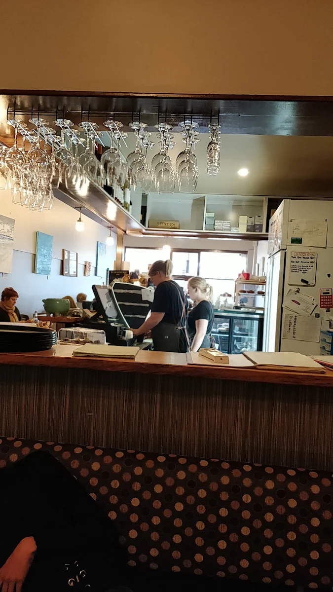 Vibe, Gravity Cafe Bar