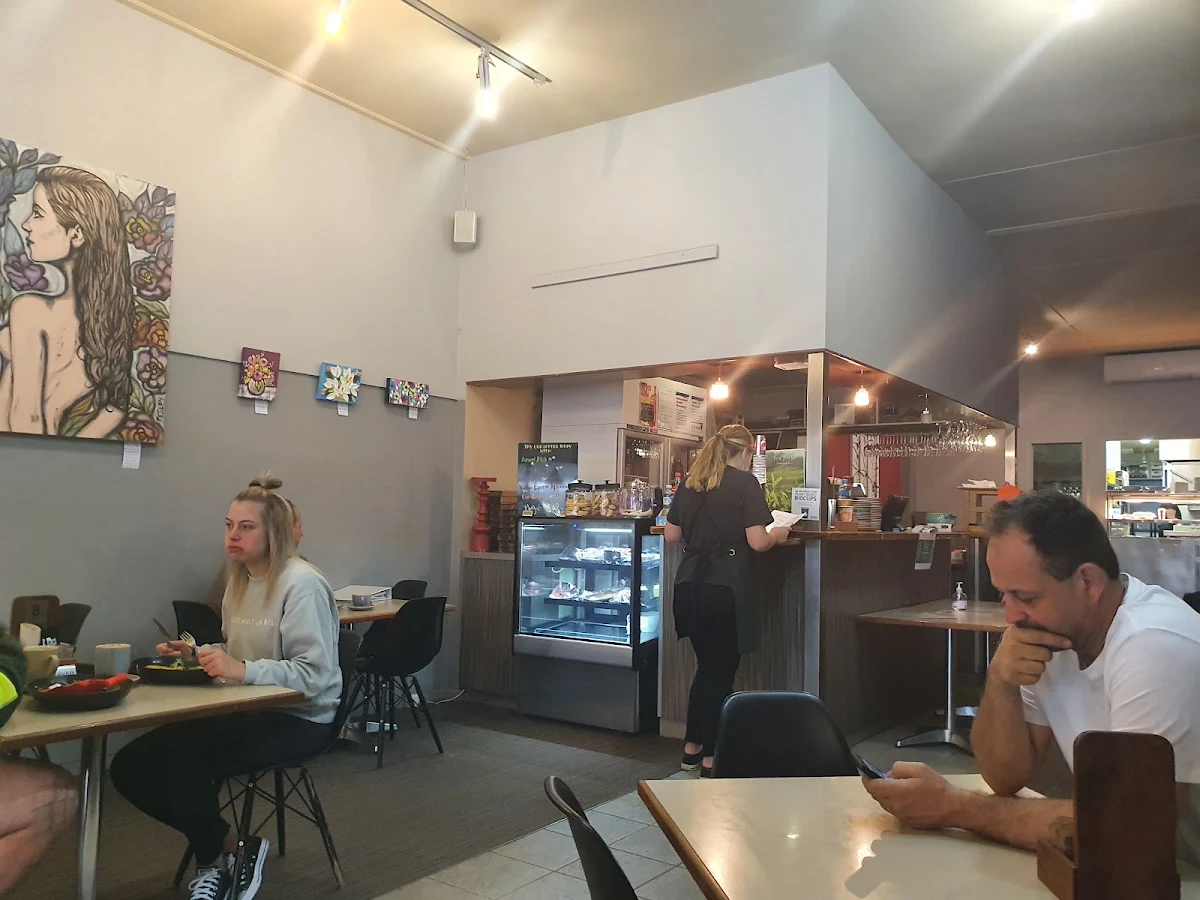Vibe, Gravity Cafe Bar