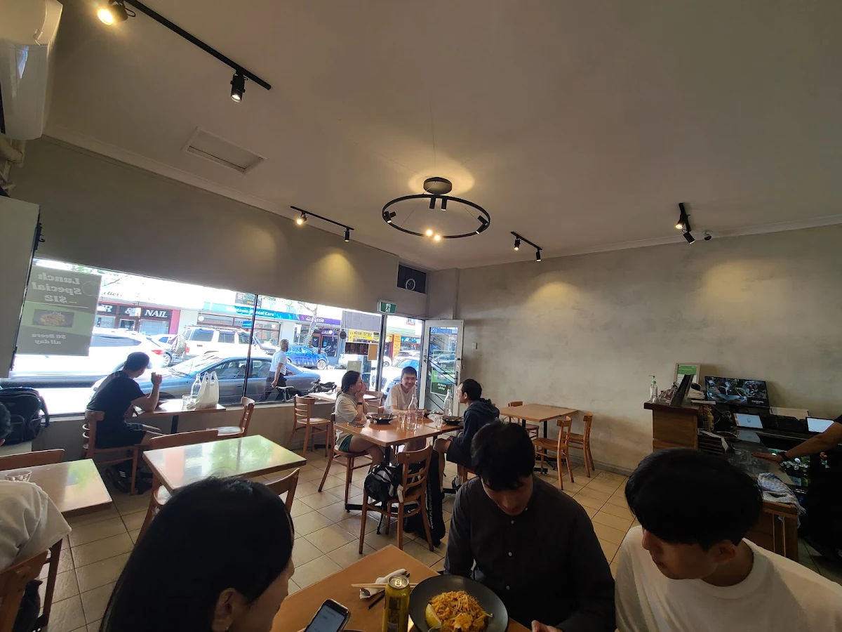 Vibe, Thai La Ong - Newtown