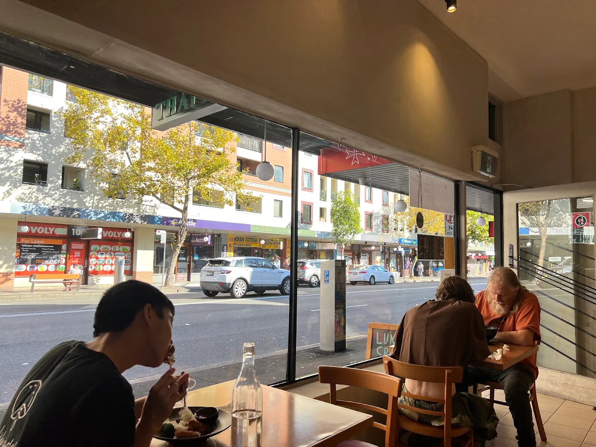 Vibe, Thai La Ong - Newtown