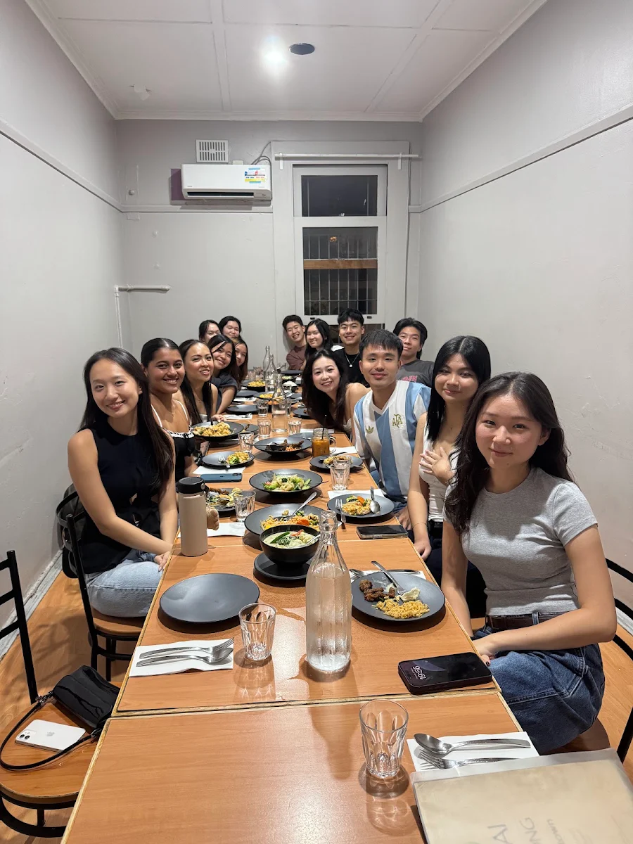 Vibe, Thai La Ong - Newtown