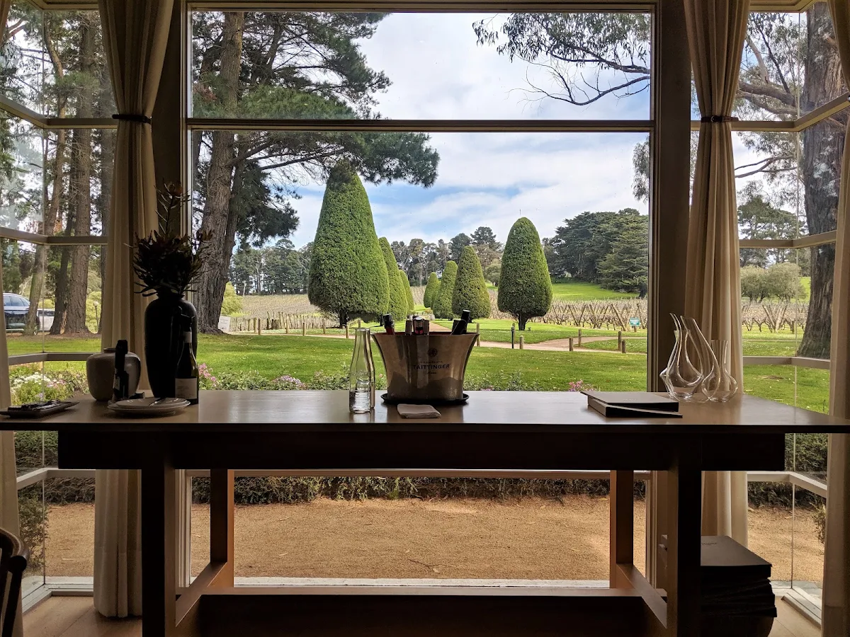 Vibe, The Dining Room