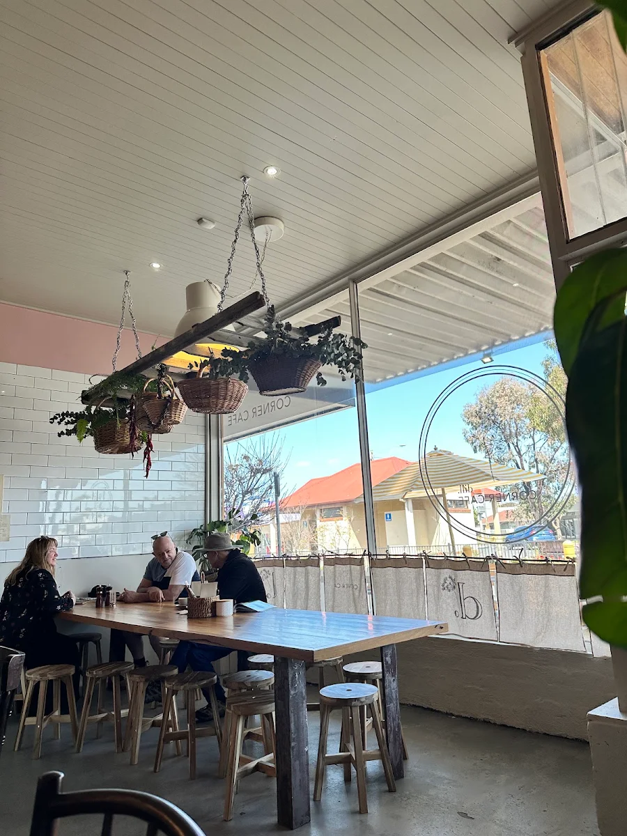 Vibe, Dill Corner Cafe