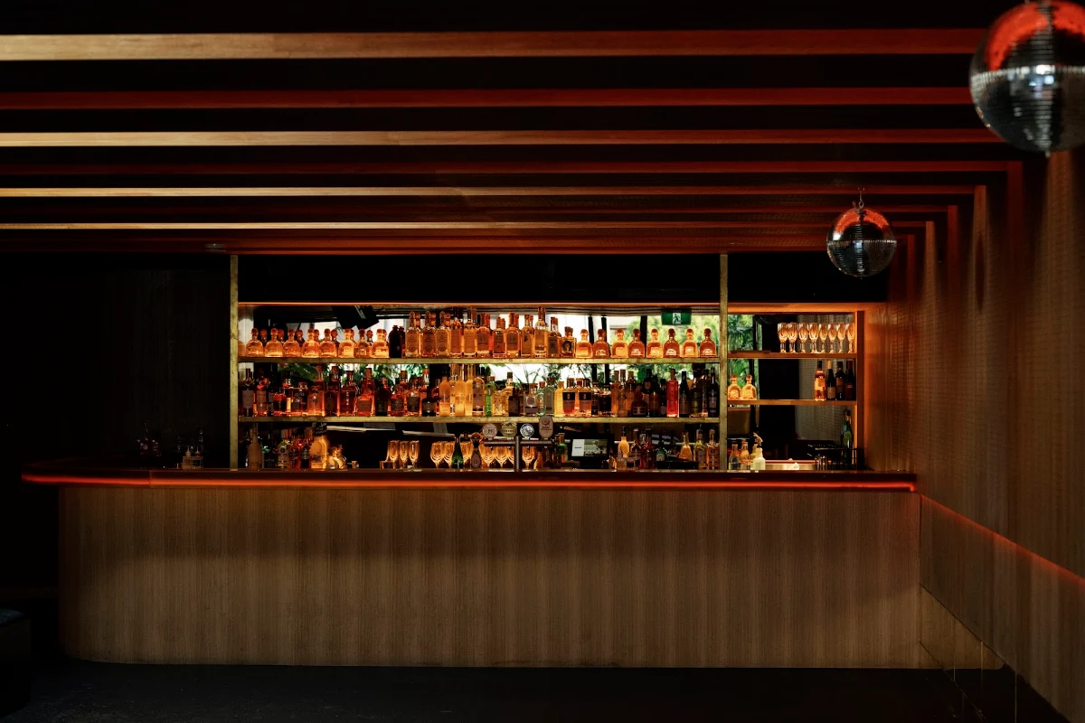 Vibe, Paradiso Music Room