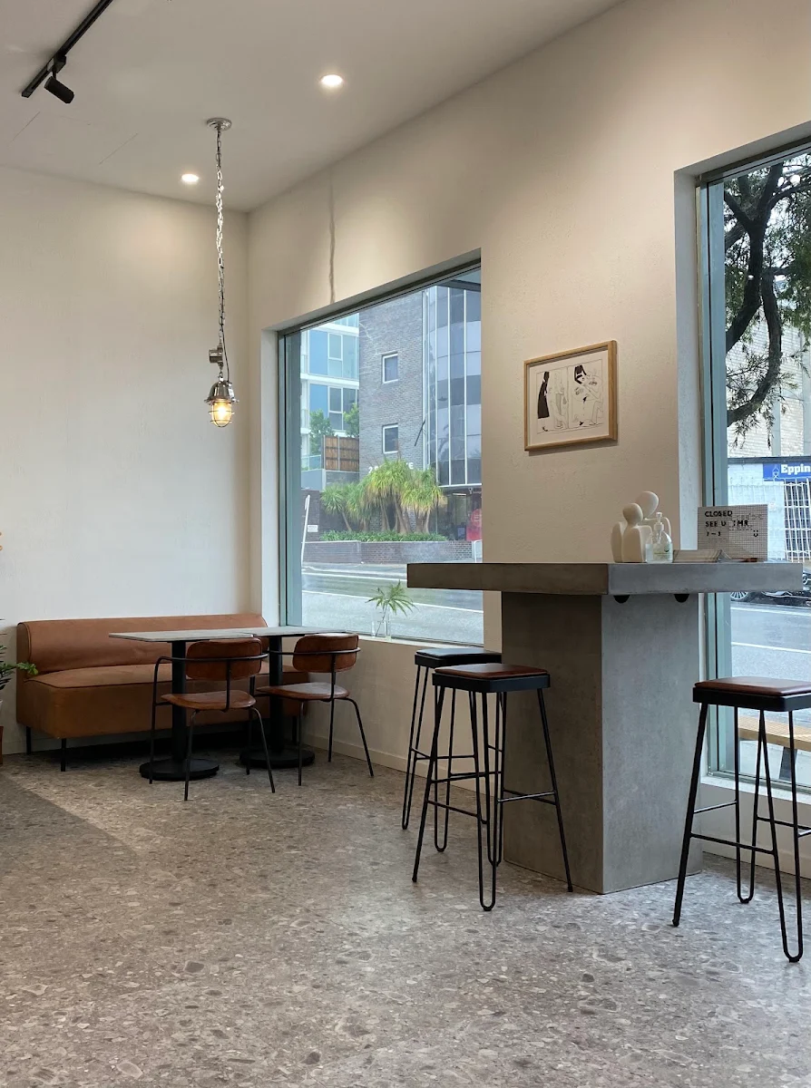 Vibe, C'est Bon Toastie Cafe
