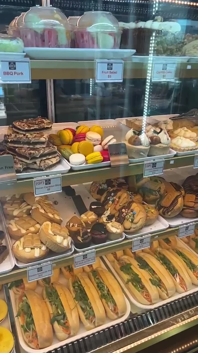 Vibe, Banh Mi Station bakery & cafe
