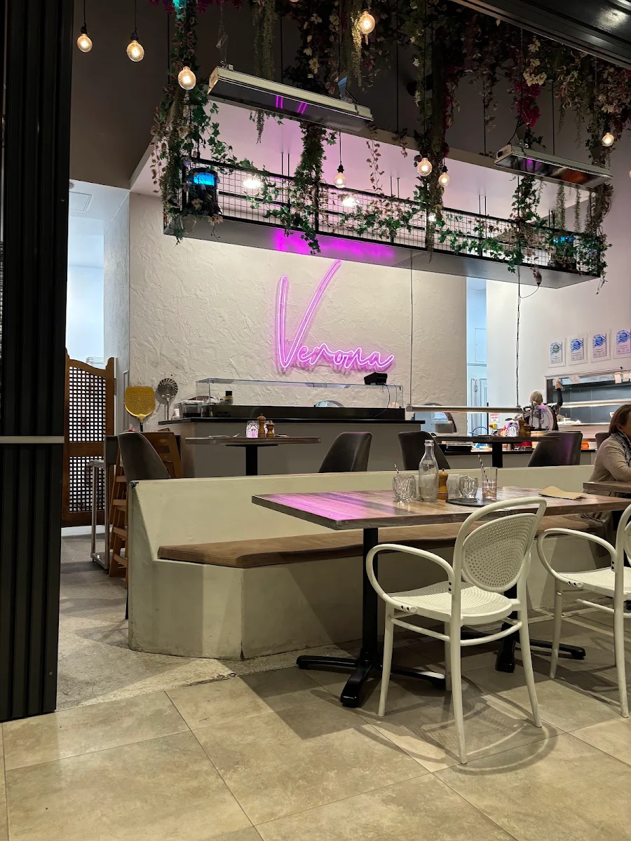 Vibe, Verona Fresh Italian