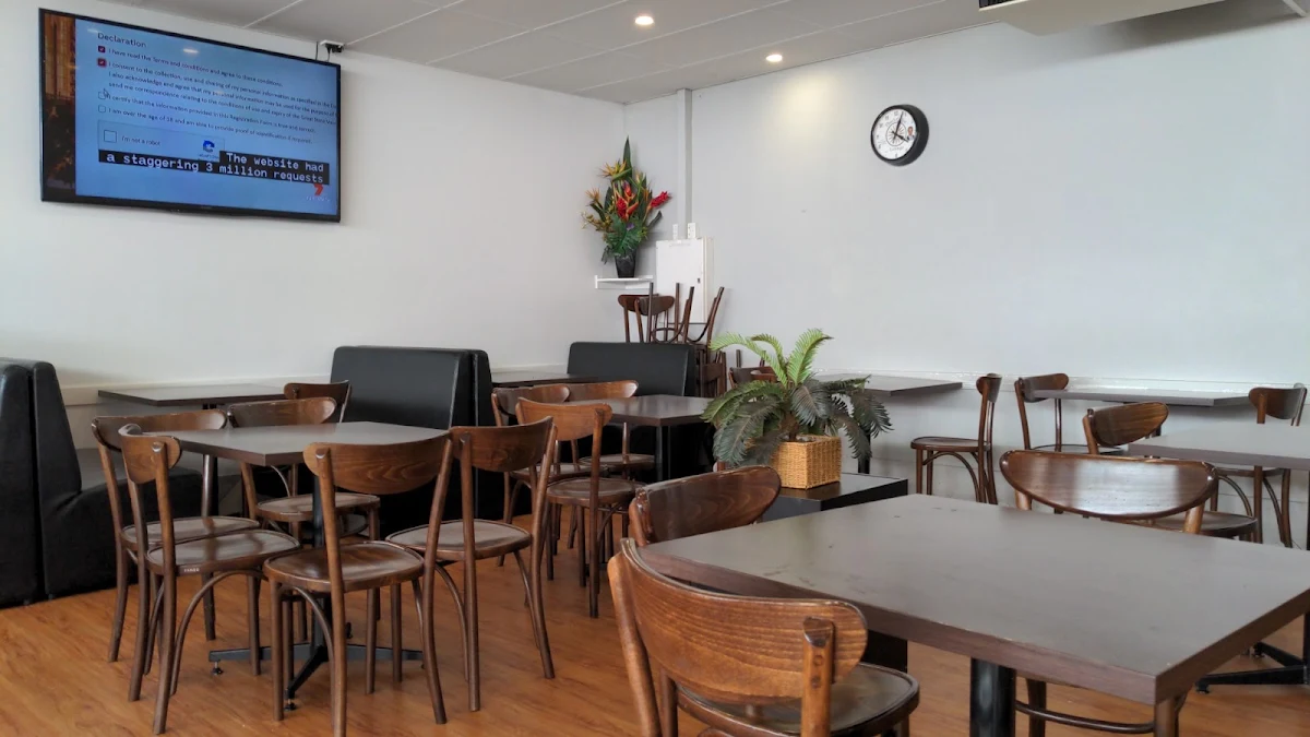 Vibe, Theo's Coffee Lounge