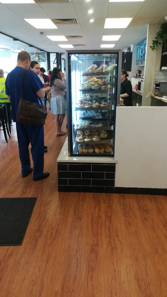 Vibe, Theo's Coffee Lounge