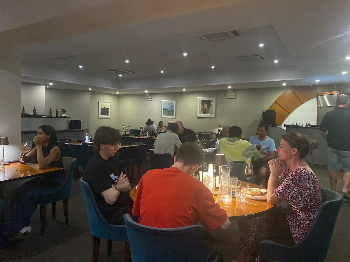 Vibe, Luce Bar e Cibo