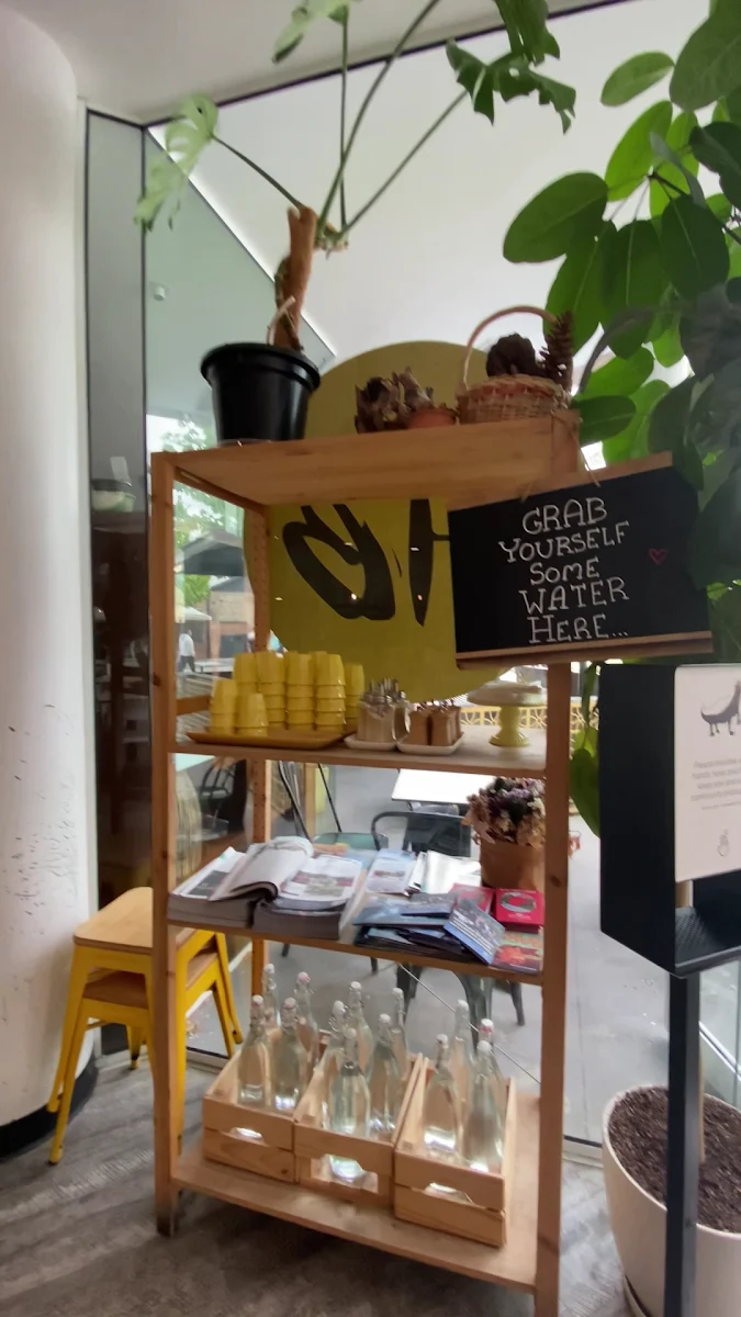 Vibe, Honey Badger Dessert Cafe