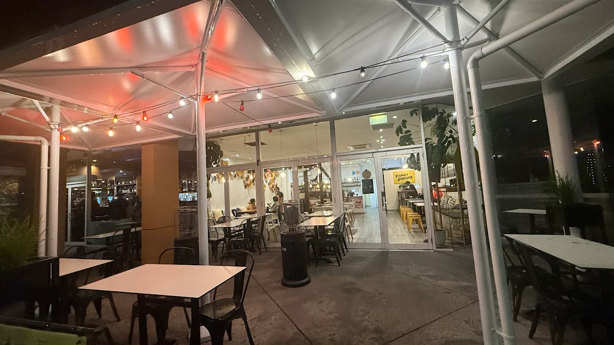 Vibe, Honey Badger Dessert Cafe