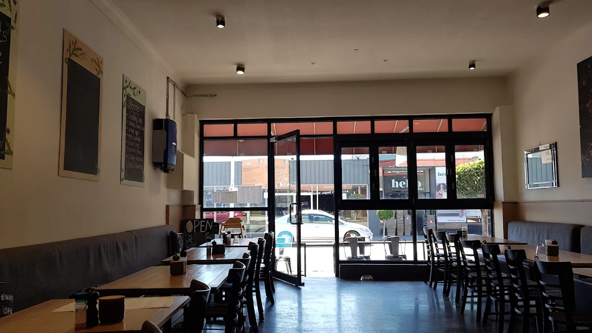 Vibe, Jack's House Cafe