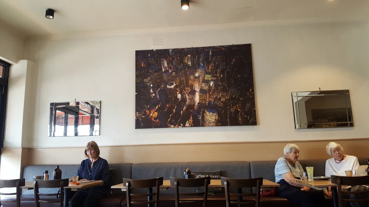 Vibe, Jack's House Cafe